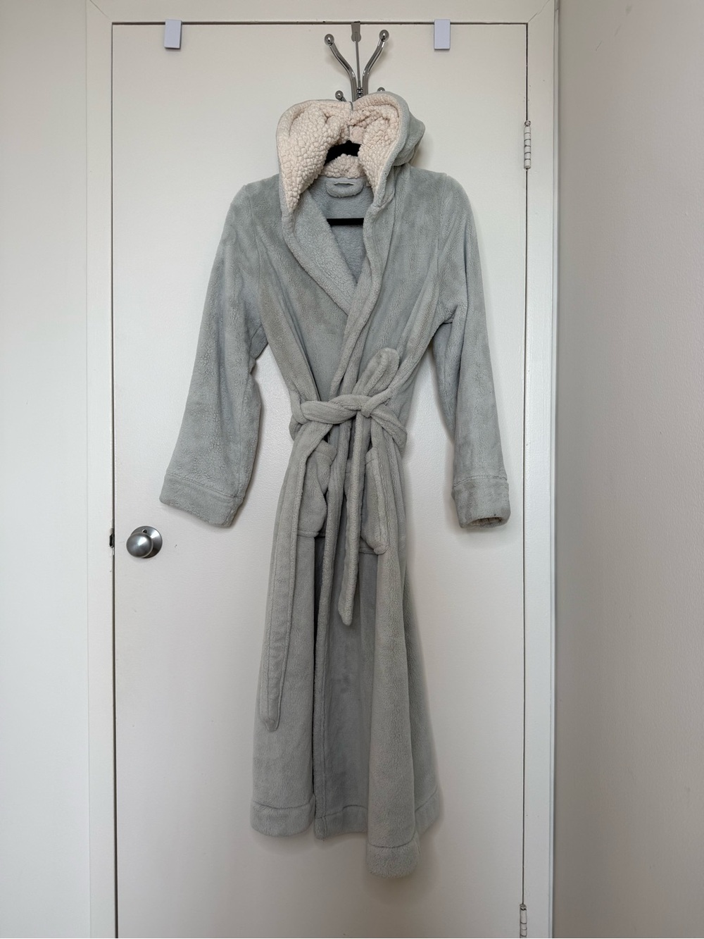 L.L.Bean Wicked Plush Robe in Silver Moon | Women’s Small | Grey Fleece Sherpa